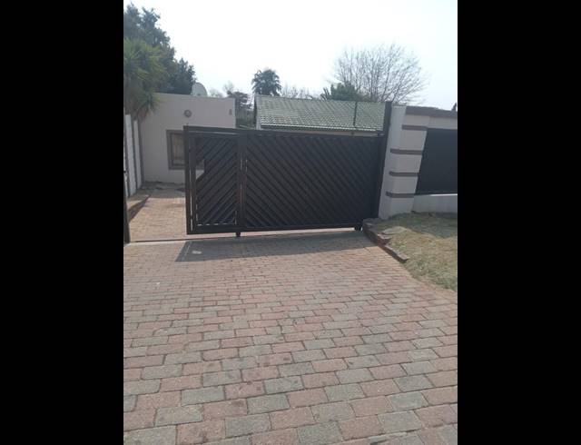 3 BEDROOM HOUSE FOR SALE IN BIRCH ACRES